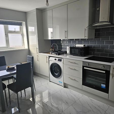 Potters Hideout- 2 Bedroom 2 Bathroom Apartment Watford  Eksteriør billede